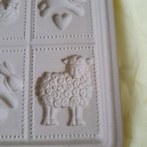 Brown Bag Cookie Art Shortbread Molds Bunny Rabbits EAster Eggs Lamb Chick - Picture 6 of 7